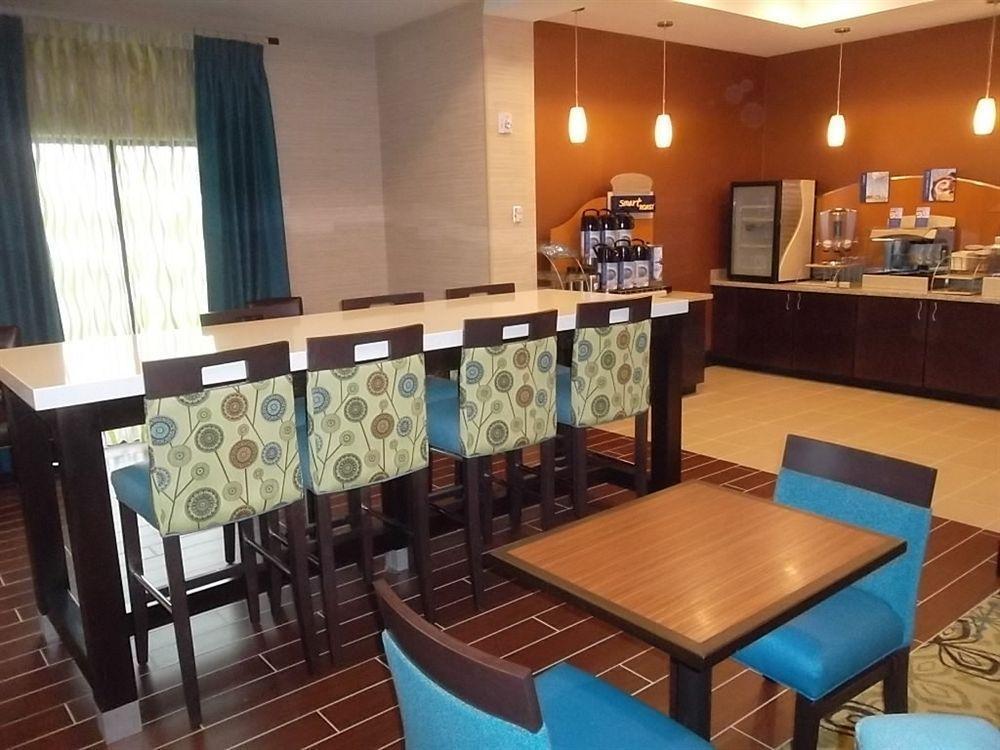 Holiday Inn Express Hotel & Suites Orlando East-Ucf Area By Ihg Alafaya Buitenkant foto